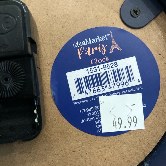 Cute Retro Navy Blue Clock With Flowers - Picture 5 of 9